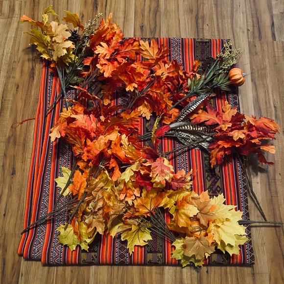 Bundle Autumn Floral Artificial Flower 🍁 Bunches (14 Total Bunches) - Picture 11 of 16